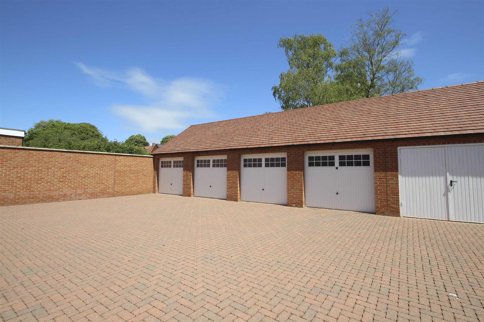 Wreschner Close, Deanshanger, Milton Keynes